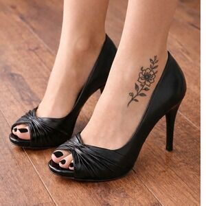 Gianni Bini Y2K Black Leather Peep Toe Pleated Knot Stiletto Pumps Heels Size 7M